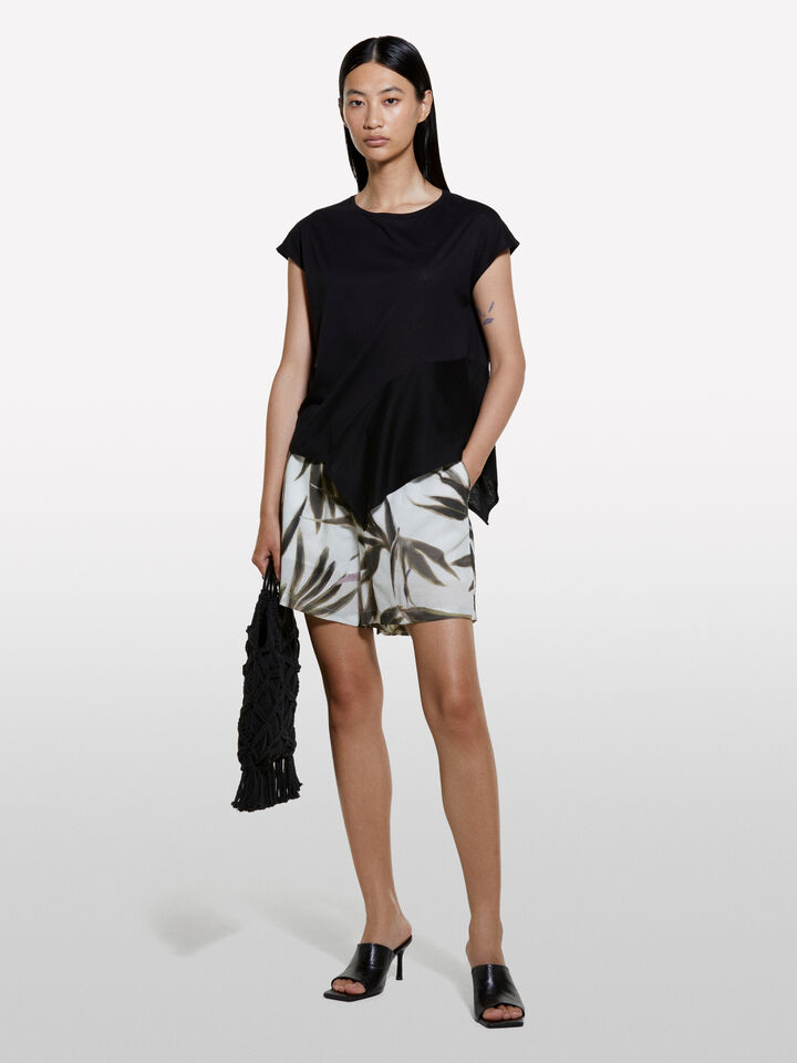 T-shirt with asymmetric flounce - women's short sleeve t-shirts - Black | Sisley image number 1